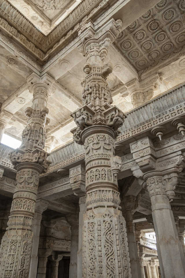 24 - India - Ranakpur - templo jainista de Chaumukha Mandir